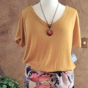 EDDIE BAUER TOP  NWT  SIZE L